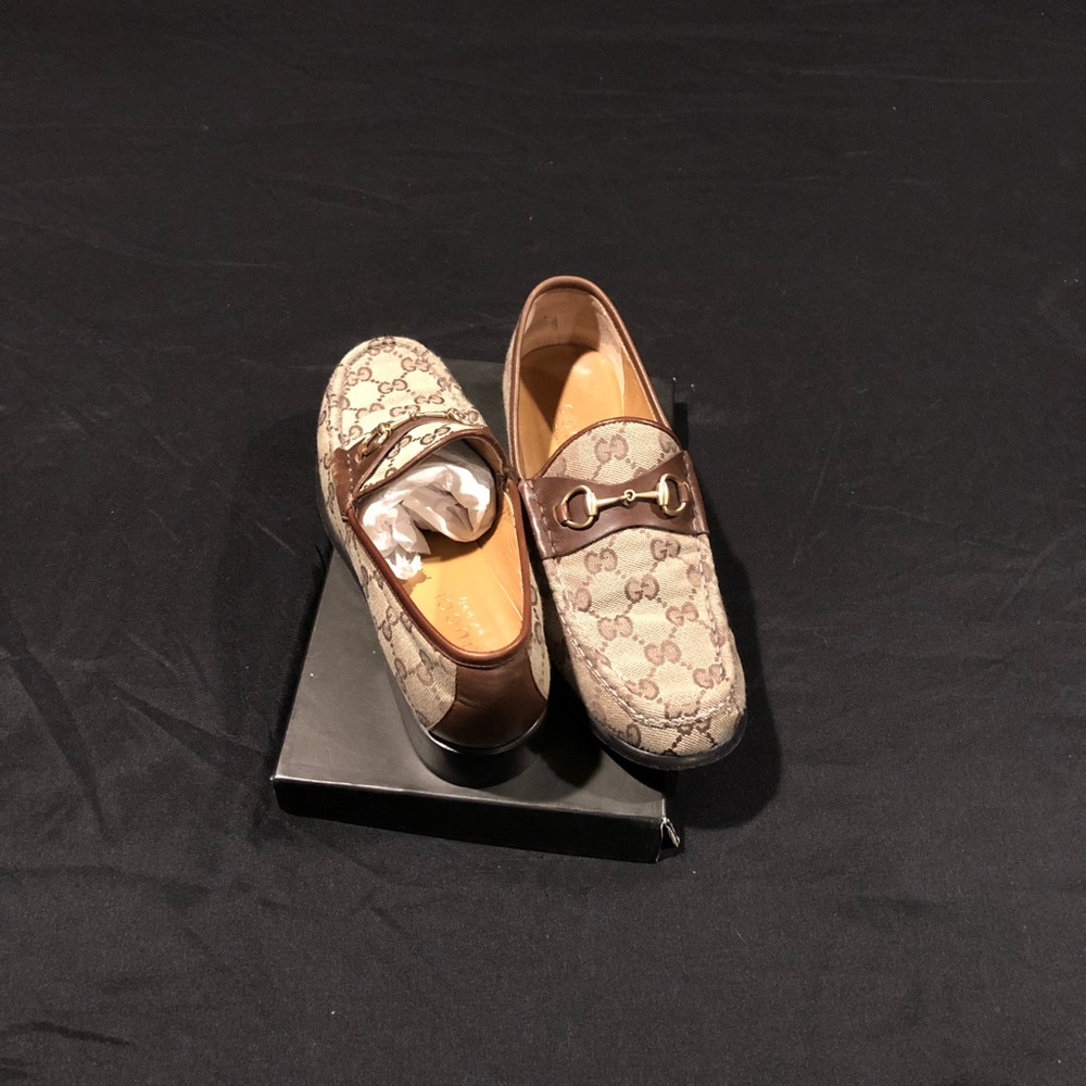 Women’s Gucci shoes size 8 & 1/2